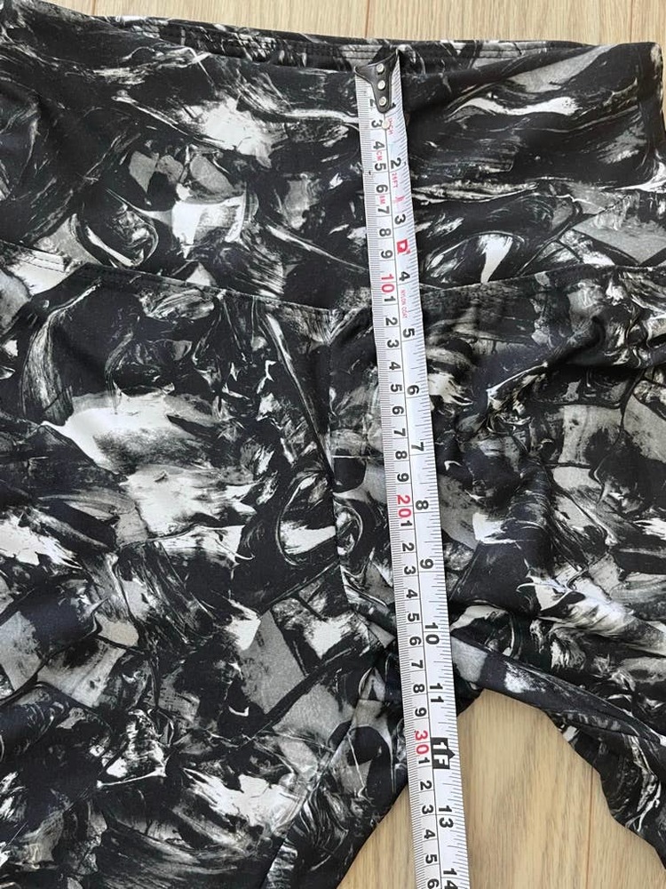 NWOT Bally SZ: MED Capri Activewear Leggings - Picture 5 of 6